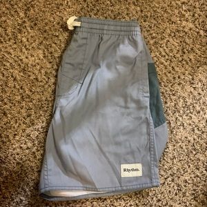 Ryhtm Blue Hybrid Shorts size M size 32